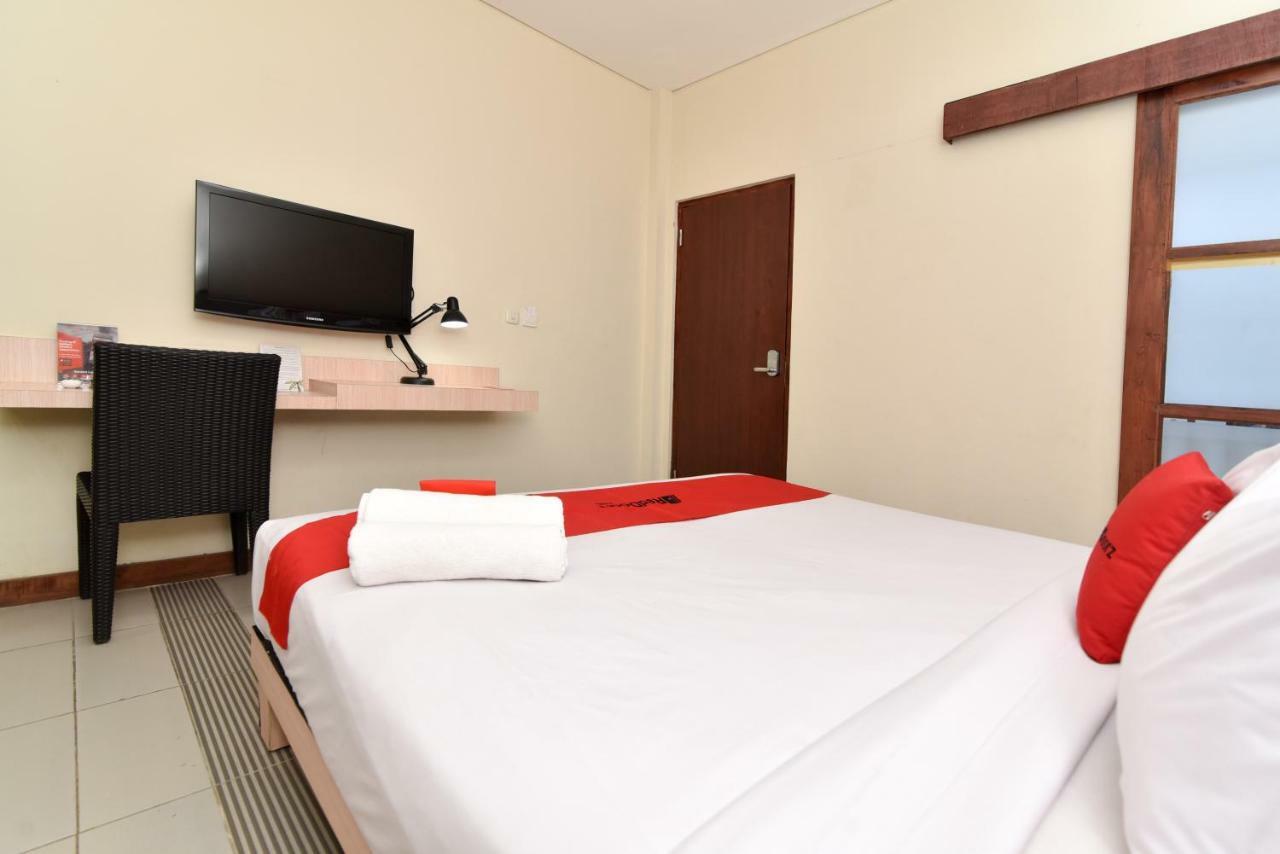 Hotel Reddoorz Near Legian Street Kuta Lombok Exterior foto